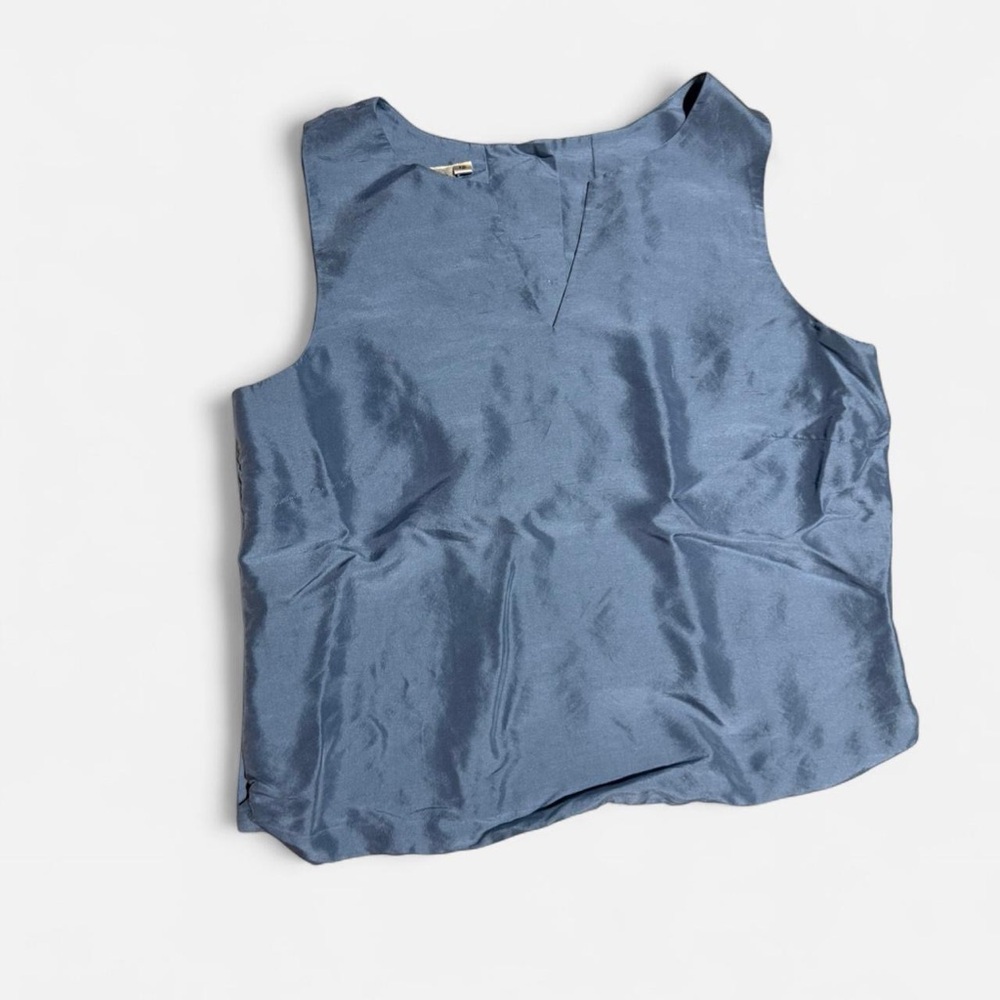 Title: VTG East 100% Silk Blue Sleeveless Blouse Top Shell Back Buttons Size 12